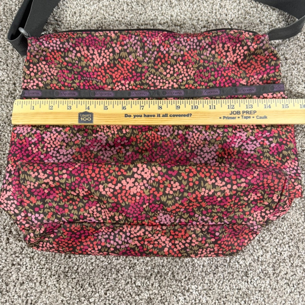 LeSportsac Pink Floral Lightweight Crossbody Bag Adjustable Strap Travel Messeng - Picture 3 of 11